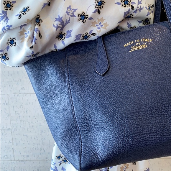 Gucci Navy Leather Swing Tote - Picture 9 of 12